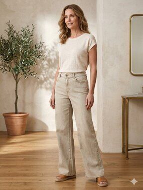 Chico's Women Size 2/12-14 (L) Short Cream Five Pocket Zip Platinum Denim Jeans